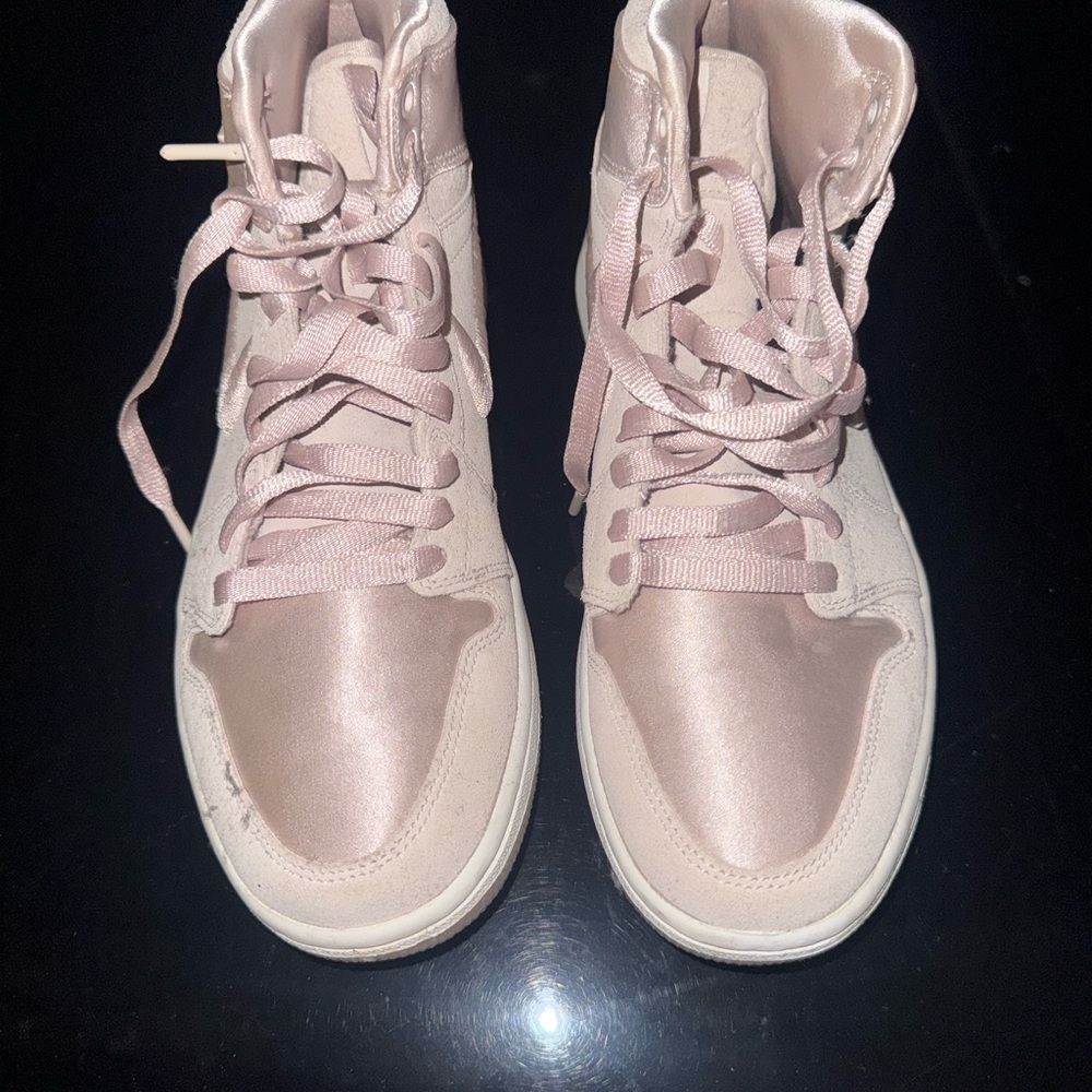 JORDAN RETRO 1 | WOMENS 8.5 | SEASON OF HER | NO BOX